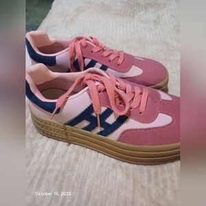 Pink and Blue Women's Sneakers
